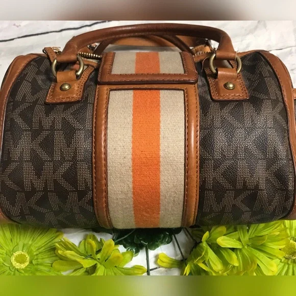 FINAL PRICE💕{Michael Kors} VINTAGE Signature Bag - Picture 3 of 7